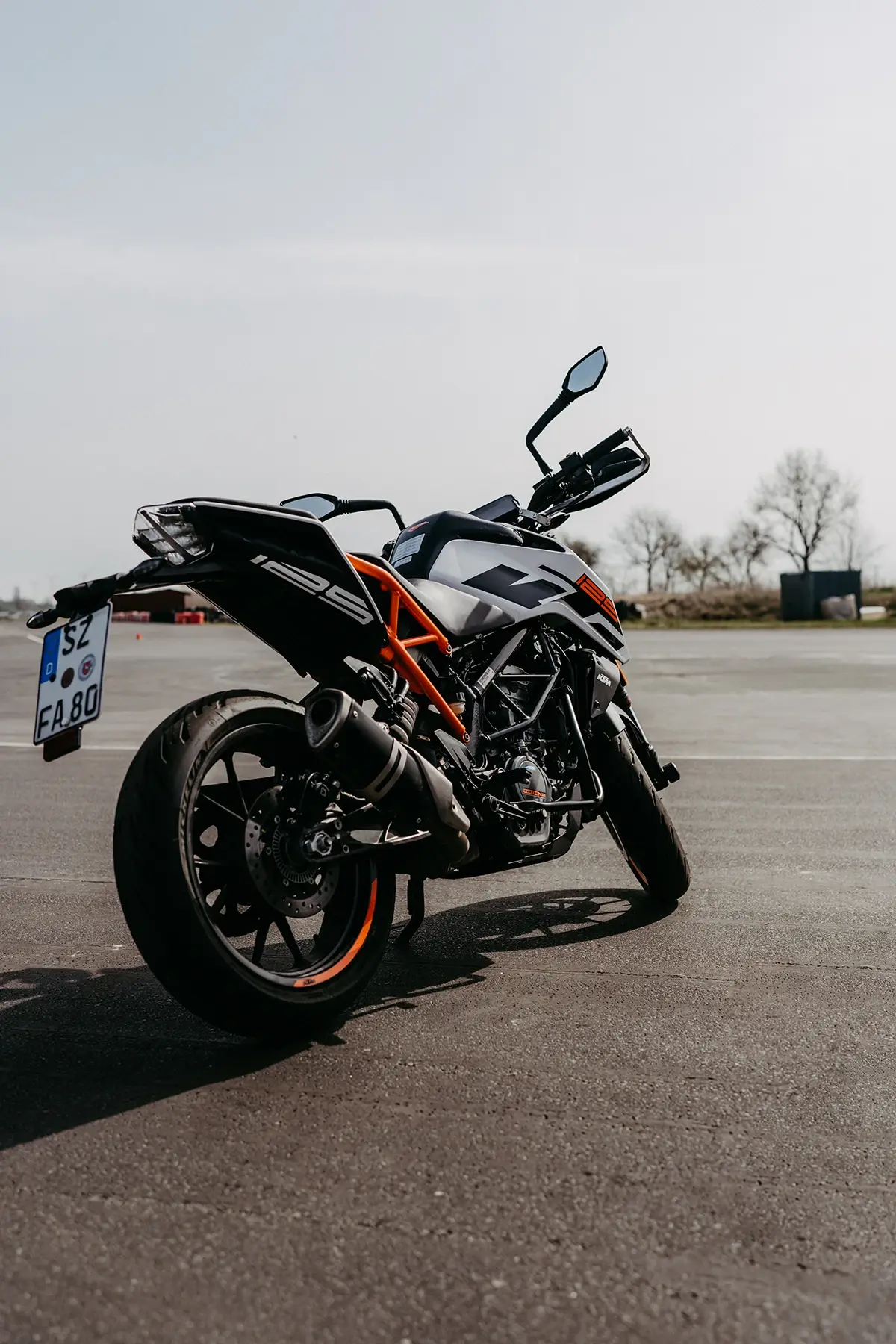 Motorrad der Fahrschul-Akademie auf dem Übungsplatz
